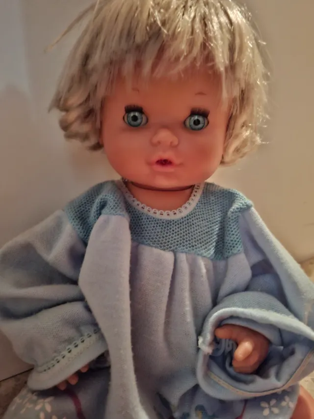 Muñeca Nenuco rubia (su ropa original no conservo)