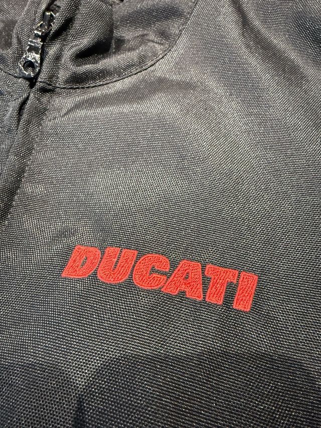 Cazadora Ducati Negra