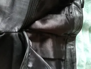 Pantalón de piel negro