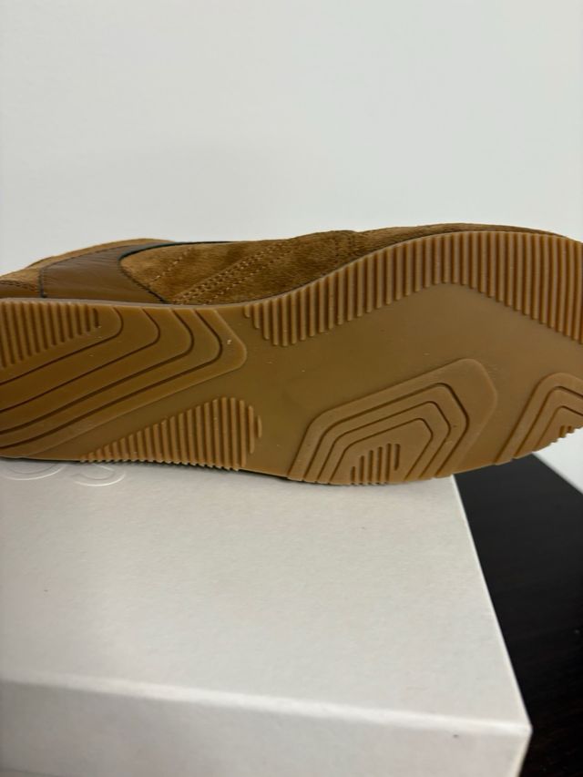 Zapatillas COS Mujer color Moka