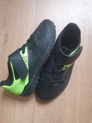 Botas de fútbol multitaco KIPSTA