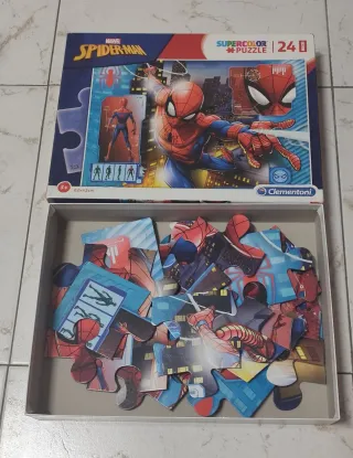 Puzzle Clementoni Supercolor con licenza spiderman