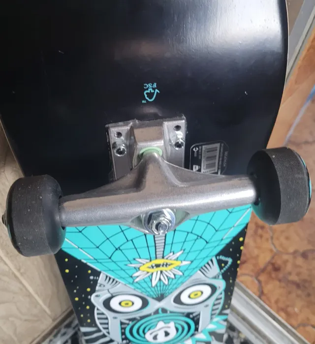 Tabla de Skateboard Negra con Diseño