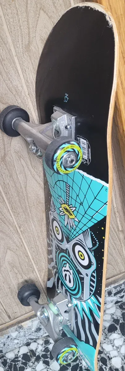Tabla de Skateboard Negra con Diseño