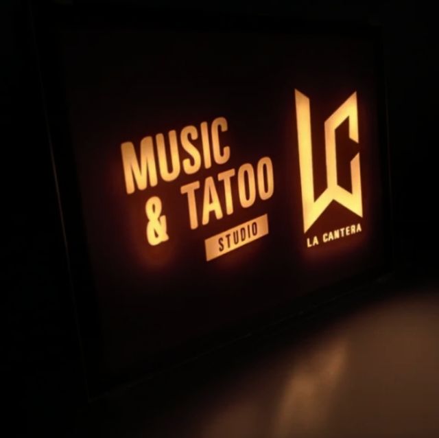 Rótulo Neón Personalizado LC La Cantera