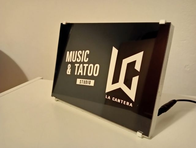 Rótulo Neón Personalizado LC La Cantera