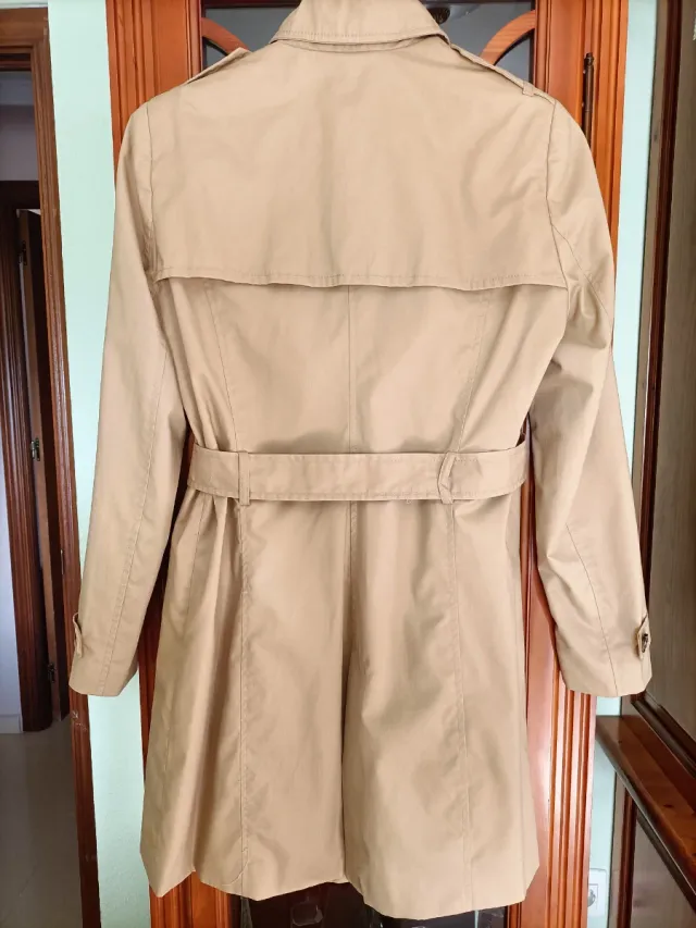 Gabardina Stradivarius Talla M Beige