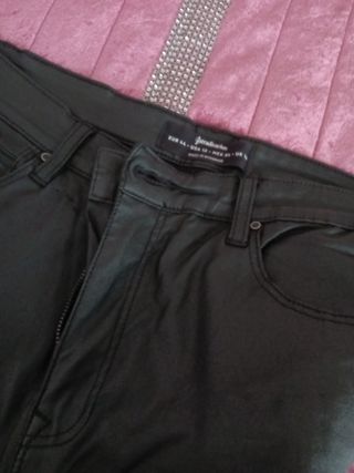 Pantalón negro nuevo