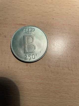 Moneta 250 Fr Belgio con corona anno 1976 argento