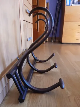 Percha vintage de madera