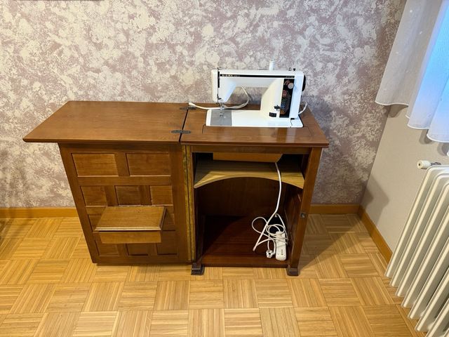 Macchina da cucire Sigma 2000 con mobile