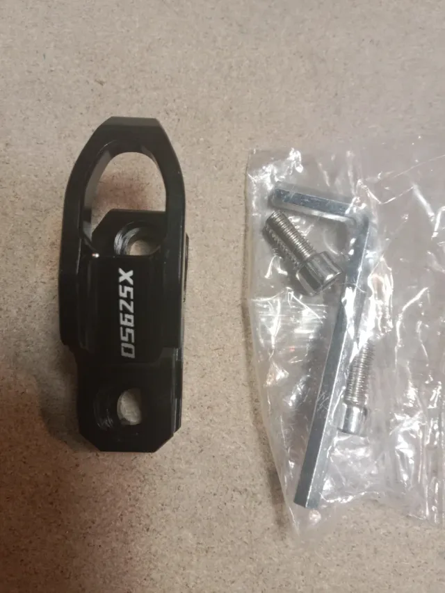 Gancho para colgar bolsas o casco, VOGE 625dsx