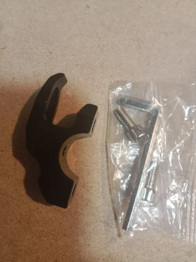 Gancho para colgar bolsas o casco, VOGE 625dsx