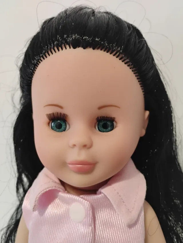 Muñeca similar a  Nancy, ojos azules