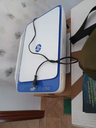 Impresora HP Blanca y Azul