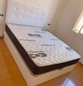 Canapé abatible blanco con colchón