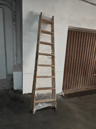 Escalera tijera 8 peldaños 2,20m