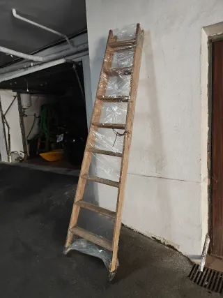 Escalera tijera 8 peldaños 2,20m