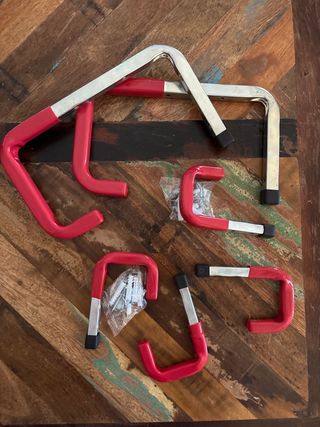 Set 5 Ganci da Parete Rossi e Argento