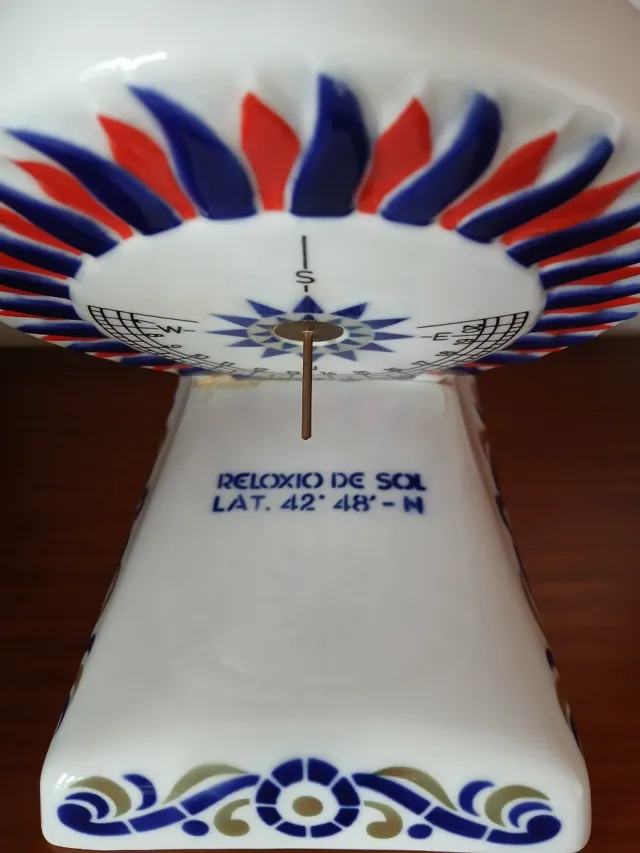 Reloj solar Sargadelos pieza numerada.
