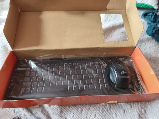 Kit Inalámbrico E-Nuc (teclado + ratón, 2.4 GHz)