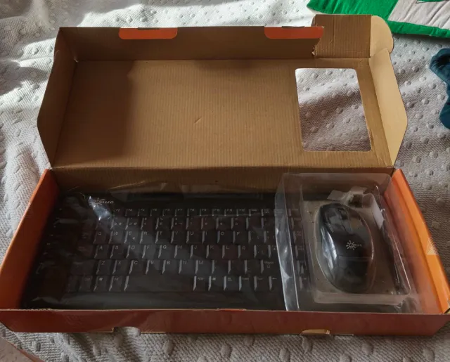 Kit Inalámbrico E-Nuc (teclado + ratón, 2.4 GHz)