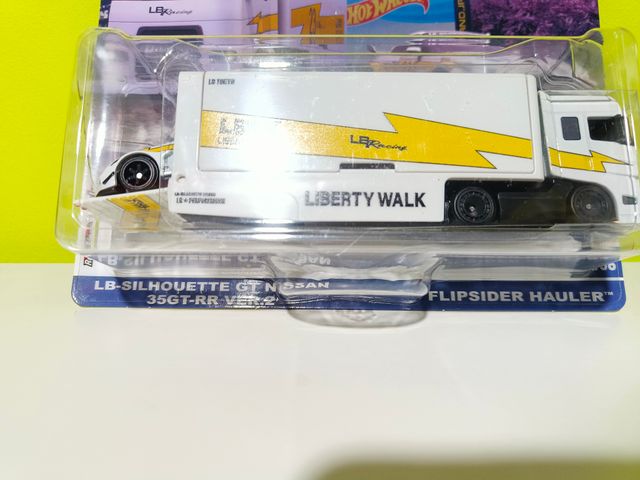 Hot Wheels Premium Team Transport Liberty Walk