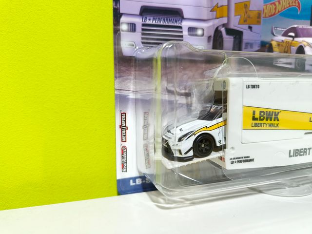 Hot Wheels Premium Team Transport Liberty Walk