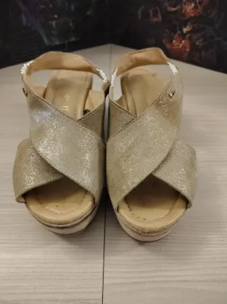 Sandali donna beige e oro