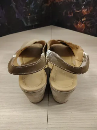 Sandali donna beige e oro