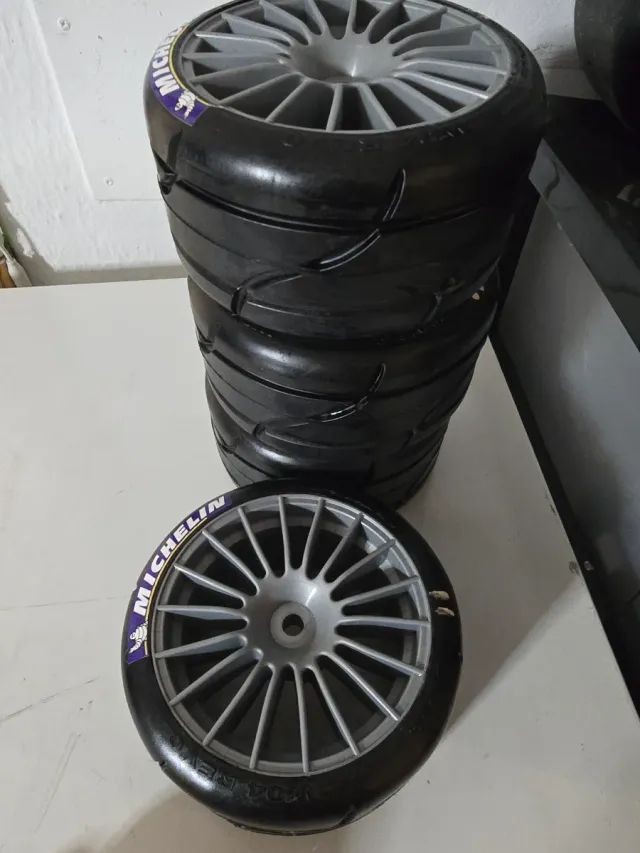 Neumáticos RC 1/5 Michelin