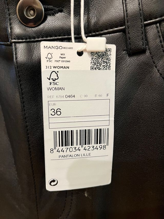 Pantalón efecto piel recto T36