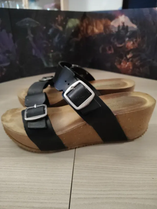 Sandali neri con zeppa