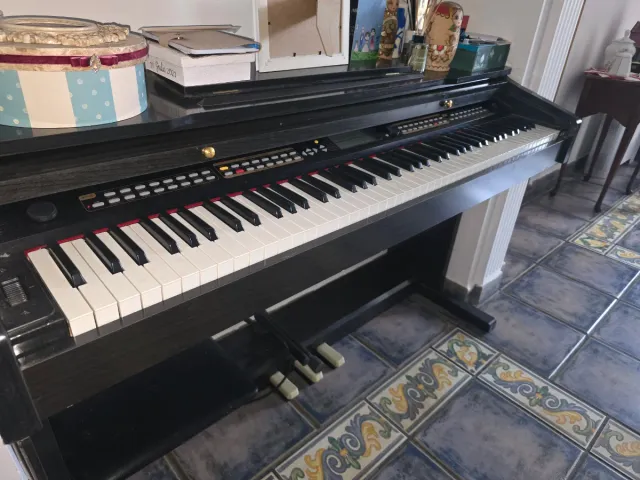 Piano Electrónico Negro