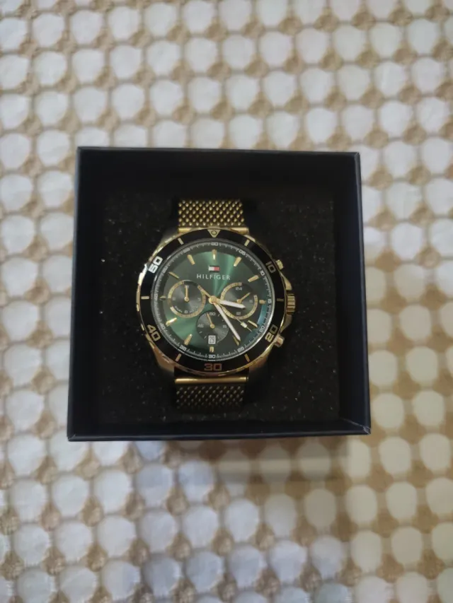 Reloj Tommy Hilfiger Dorado y Verde