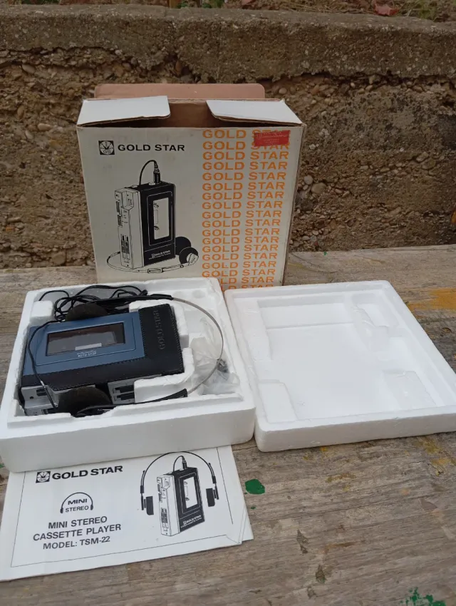 Walkman Goldstar TSM-22 Mini Stereo Cassette
