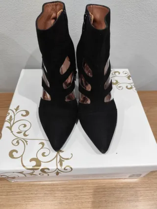 Botín Brenda Zaro Negro Tacón