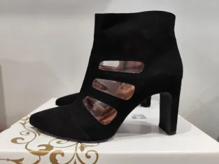 Botín Brenda Zaro Negro Tacón