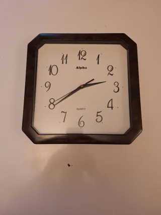 Reloj de pared Alpha cuadrado