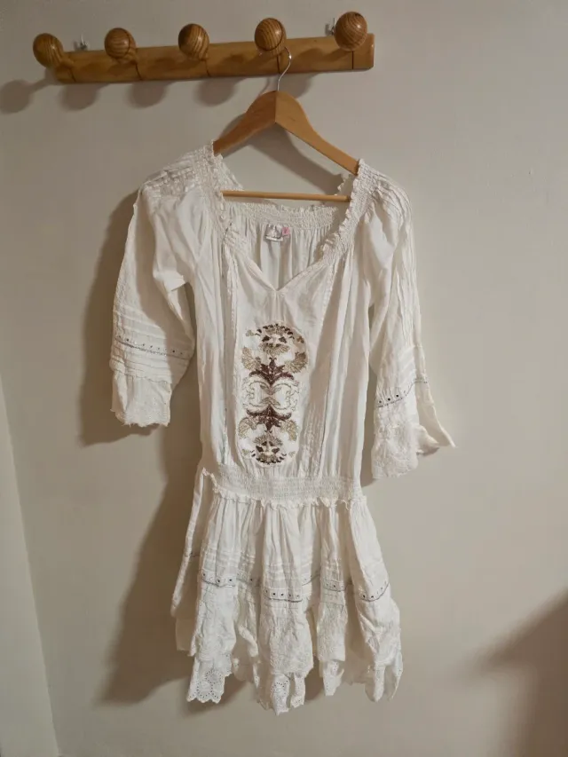 Vestido blanco bordado