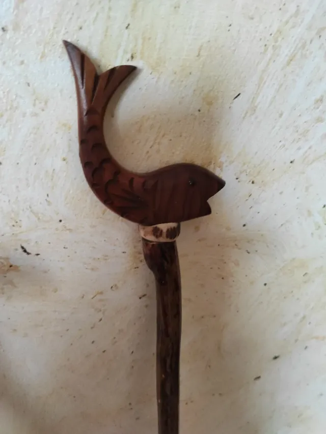 Bastones artesanales de madera