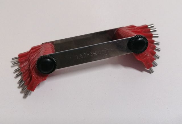 GALGAS *20 Hojas planas + 16 CALIBRES diámetros