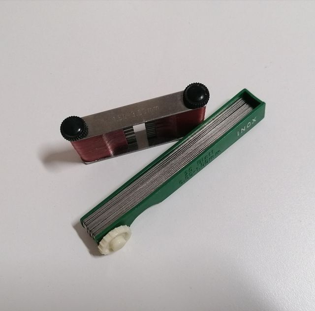 GALGAS *20 Hojas planas + 16 CALIBRES diámetros