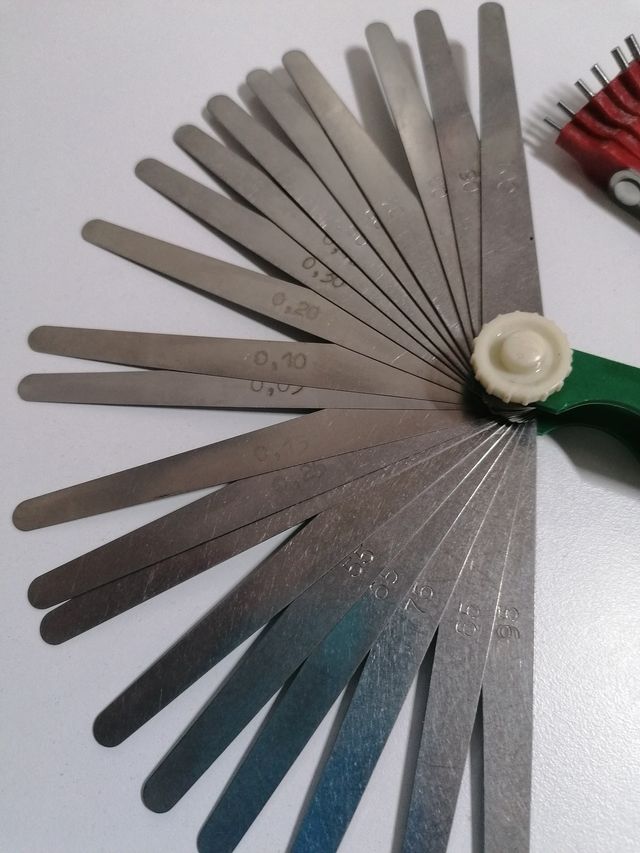 GALGAS *20 Hojas planas + 16 CALIBRES diámetros