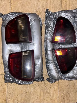 Pilotos SEAT León MK1 ahumados en perfecto estado