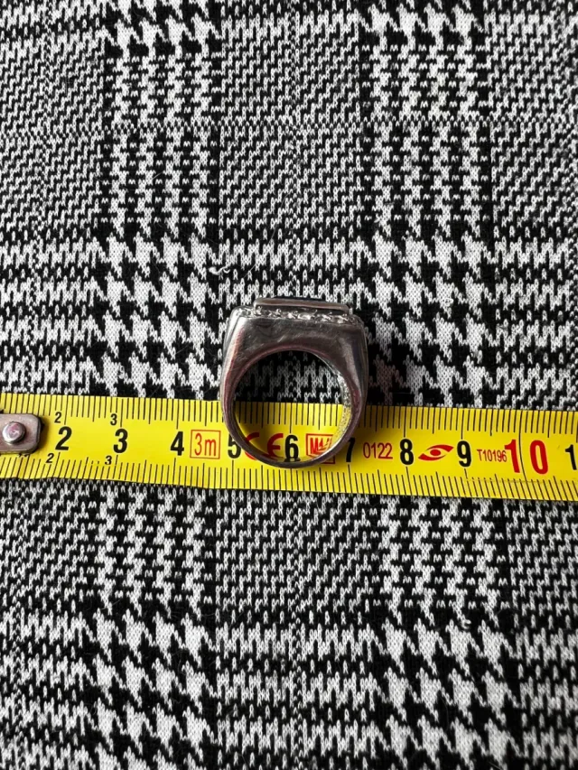 Anillo antiguo  peso alrededor de 20 g