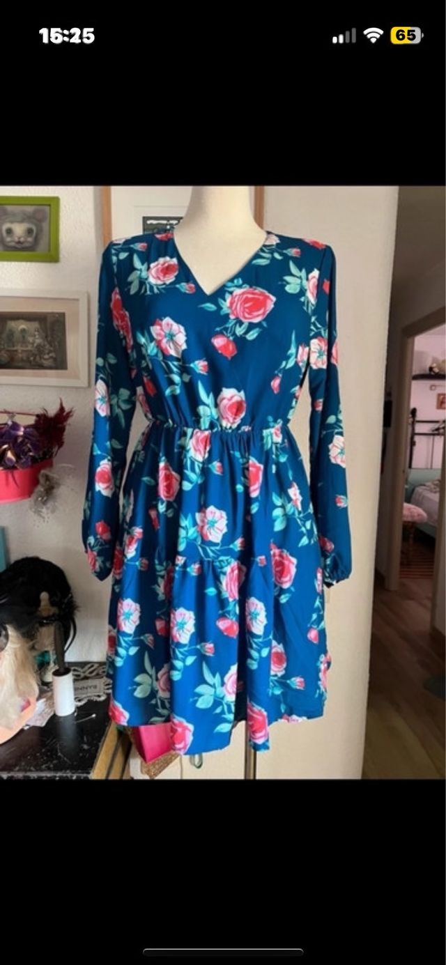 Vestido estampado floral azul y rosa 