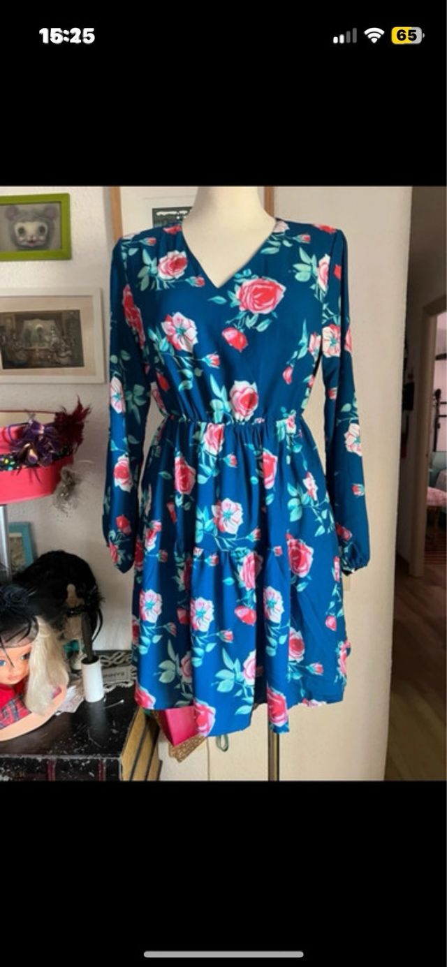 Vestido estampado floral azul y rosa 