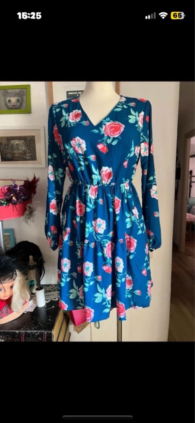 Vestido estampado floral azul y rosa 