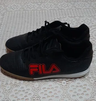 Scarpe sportive Fila uomo nere e rosse